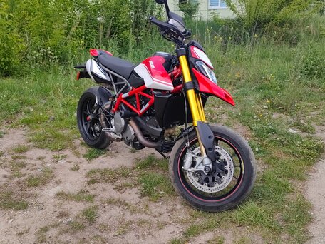 2019 Ducati Hypermotard, красный, 840000 рублей, вид 1