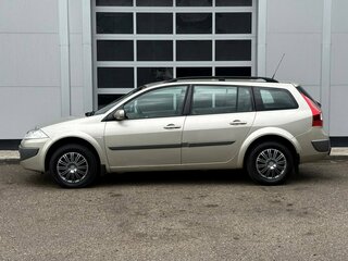 2007 Renault Megane II Рестайлинг, бежевый, 700000 рублей, вид 2
