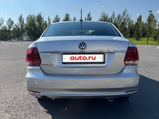 2018 Volkswagen Polo V Рестайлинг, серебристый, 1240000 рублей, вид 4
