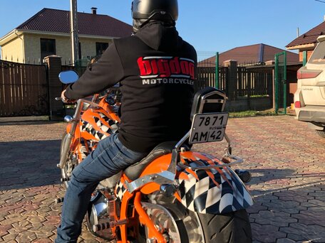 2002 Big Dog Motorcycles Mastiff, оранжевый, 1000000 рублей, вид 5