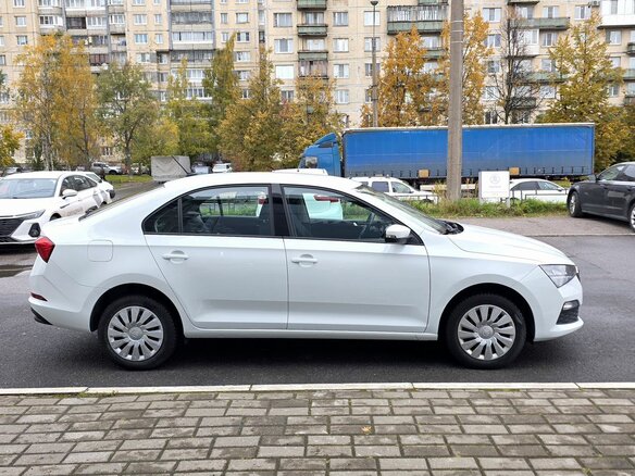 2020 Skoda Rapid II, белый, 1619000 рублей - вид 3