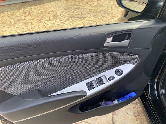 2013 Hyundai Solaris I, чёрный, 830000 рублей - вид 8