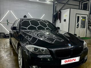 2013 BMW 5 серии 520i VI (F10/F11/F07), чёрный, 1850000 рублей, вид 3
