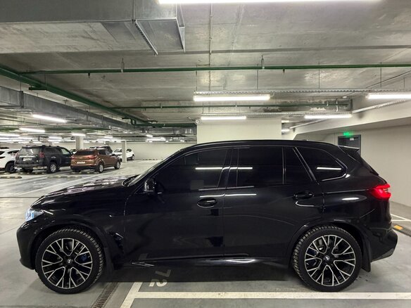2022 BMW X5 M50d IV (G05/G18), чёрный, 9500000 рублей - вид 11