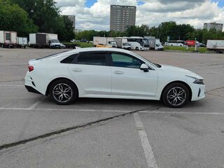 2021 Kia K5 III, белый, 2450000 рублей, вид 3
