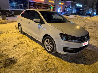 2018 Volkswagen Polo V Рестайлинг, белый, 600000 рублей, вид 3