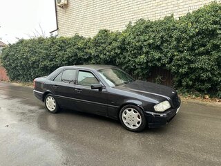 1998 Mercedes-Benz C-Класс 240 I (W202) Рестайлинг, синий, 450000 рублей, вид 3