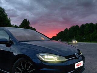 2019 Volkswagen Golf VII Рестайлинг, синий, 1750000 рублей, вид 1