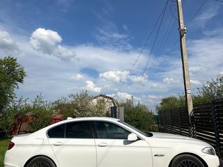 2011 BMW 5 серии 520d VI (F10/F11/F07), белый, 1690000 рублей, вид 4