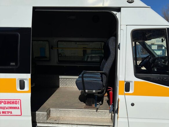 2007 Ford Transit, белый, 1300000 рублей - вид 8