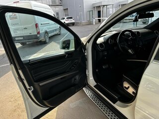 2011 Mercedes-Benz M-Класс 350 II (W164) Рестайлинг, белый, 2050000 рублей, вид 4