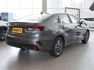 2025 Kia K3 II (China Market) Рестайлинг, серый, 1850000 рублей, вид 4