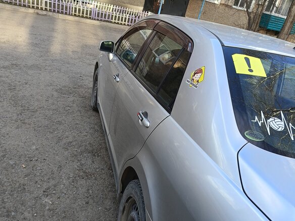 2006 Nissan Tiida Latio I, серебристый, 500000 рублей - вид 4