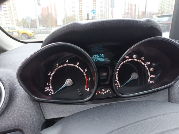 2016 Ford Fiesta Mk6 Рестайлинг, белый, 1300000 рублей - вид 17