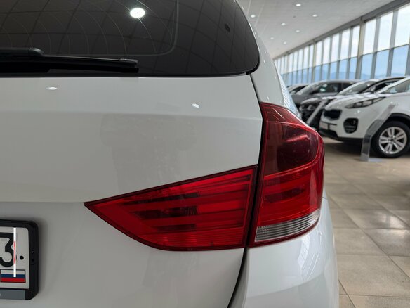 2012 BMW X1 18i I (E84), белый - вид 21