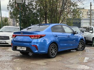 2019 Kia Rio IV, синий, 979000 рублей, вид 4