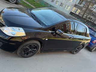 2010 Nissan Tiida I Рестайлинг, коричневый, 615000 рублей, вид 4