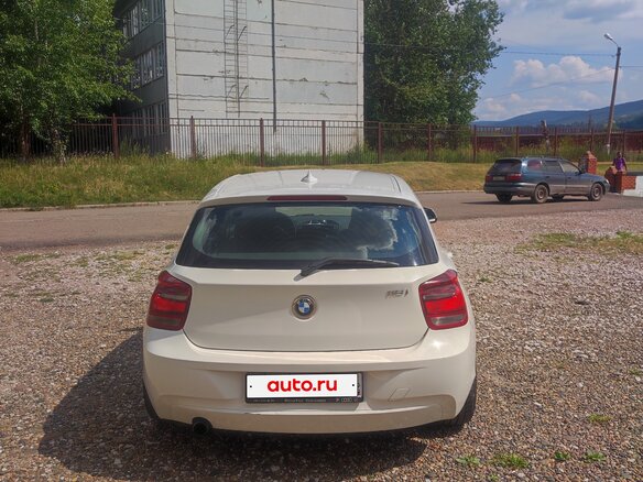 2013 BMW 1 серии 116i II (F20/F21), белый, 900000 рублей - вид 5