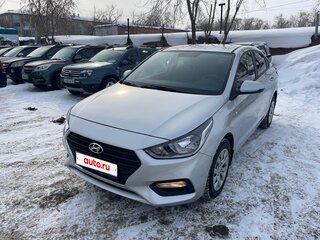 2017 Hyundai Solaris II, серебристый, 1210000 рублей, вид 2