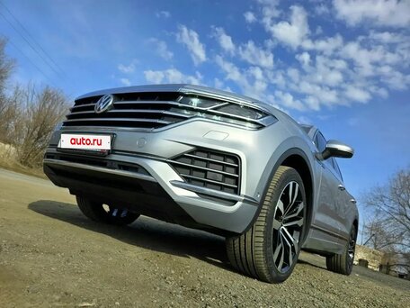 2020 Volkswagen Touareg III, серый, 4840000 рублей, вид 2