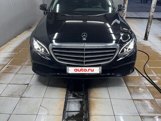 2020 Mercedes-Benz E-Класс 200 d V (W213, S213, C238), чёрный, 4050000 рублей, вид 2
