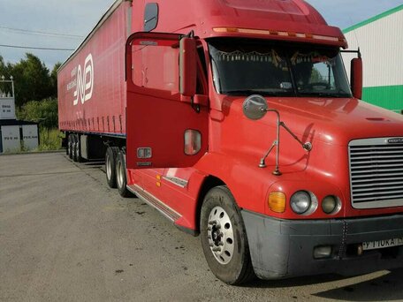 1999 Freightliner Century Class, красный, 3100000 рублей, вид 1