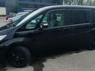 2017 Honda Stepwgn V, чёрный, 1910000 рублей, вид 4