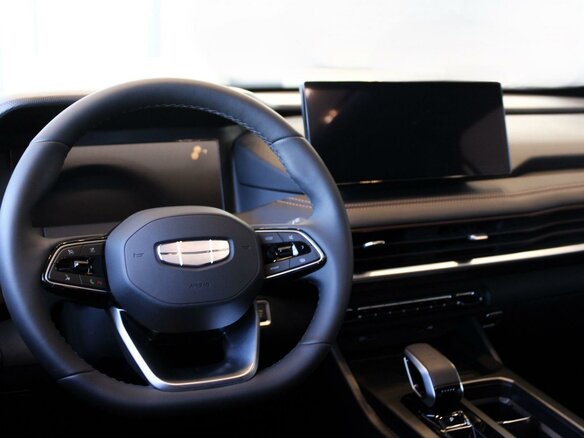 2026 Geely Okavango I Рестайлинг, белый - вид 19