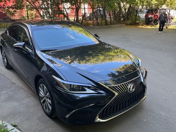 2020 Lexus ES 250 VII, чёрный, 3700000 рублей