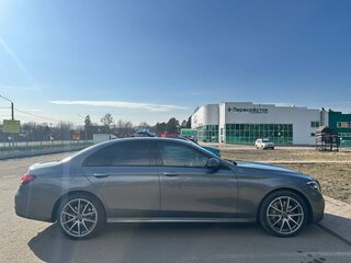 2021 Mercedes-Benz E-Класс 350 d V (W213, S213, C238) Рестайлинг, серый, 6100000 рублей, вид 3