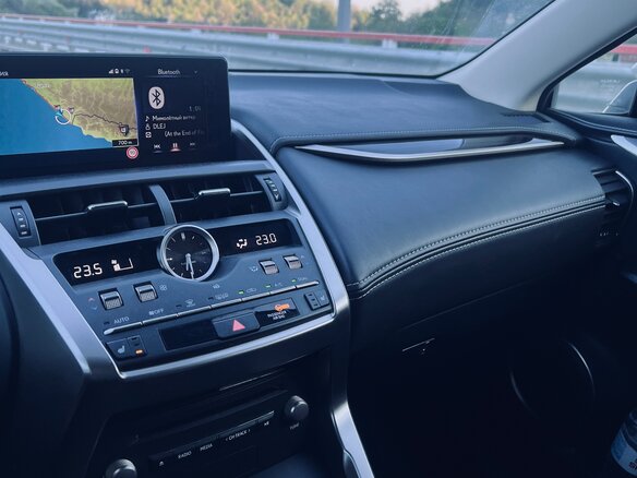 2021 Lexus NX 200 I Рестайлинг, белый, 4650000 рублей - вид 16