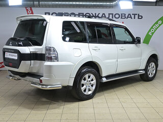 2014 Mitsubishi Pajero IV Рестайлинг 2, белый, 2244000 рублей, вид 4