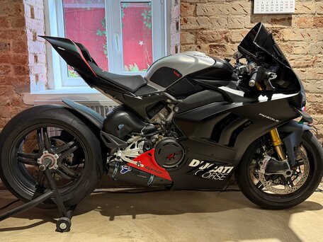 2022 Ducati Panigale V4, чёрный, 5000000 рублей, вид 2