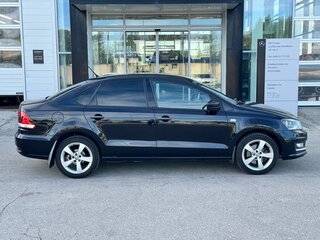 2016 Volkswagen Polo V Рестайлинг, чёрный, 818000 рублей, вид 4