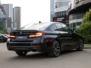 2021 BMW 5 серии 530d xDrive VII (G30/G31/G38) Рестайлинг, чёрный, 5658000 рублей, вид 4