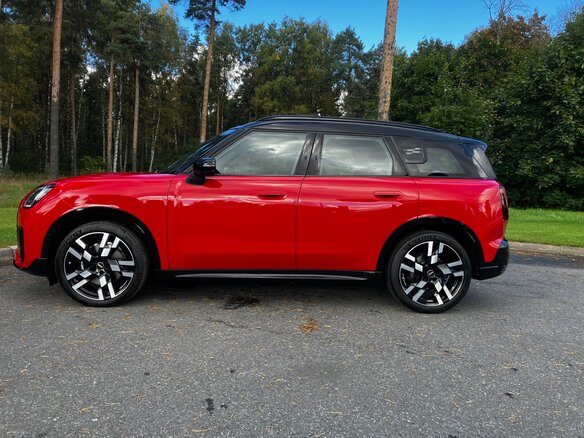 2025 Mini Countryman C III, красный, 5950000 рублей - вид 3