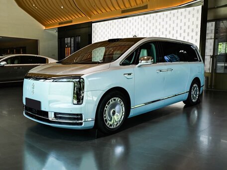 2026 Maextro V 800, серебристый, 24300000 рублей, вид 2