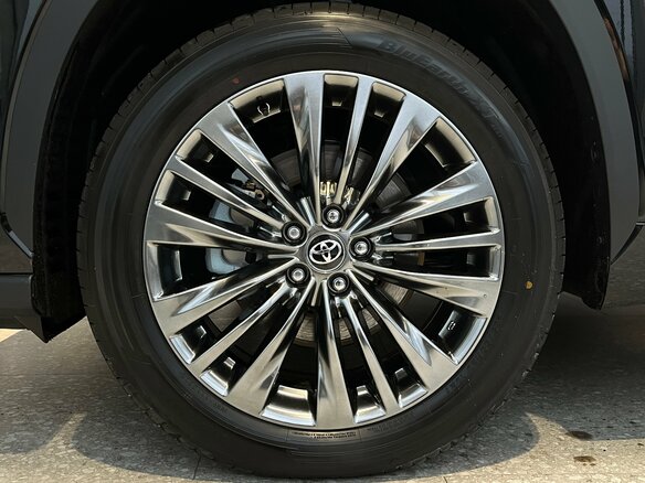 2026 Toyota Highlander IV (XU70), чёрный, 5499000 рублей - вид 5