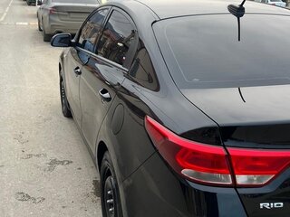 2019 Kia Rio IV, чёрный, 1450000 рублей, вид 5