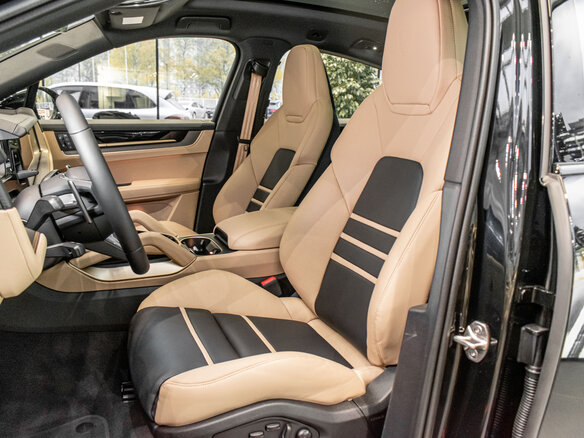 2026 Porsche Cayenne Coupé III Рестайлинг, чёрный, 24705000 рублей - вид 1
