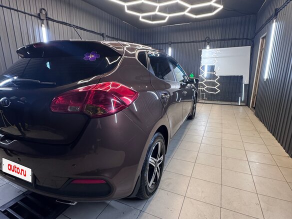 2012 Kia Ceed II, коричневый, 700000 рублей - вид 13