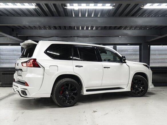 2017 Lexus LX 570 III Рестайлинг 2, белый, 7600000 рублей - вид 10
