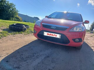 2010 Ford Focus II Рестайлинг, красный, 570000 рублей, вид 2