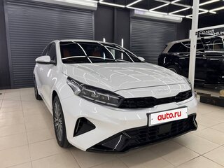 2024 Kia K3 II Рестайлинг, белый, 2900000 рублей, вид 1