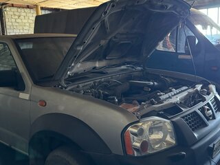 2012 Nissan NP300, серебристый, 950000 рублей, вид 3
