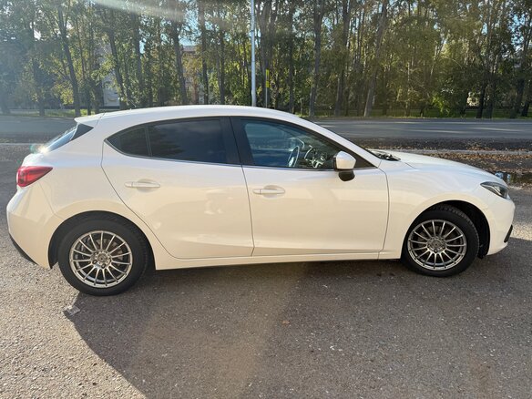 2015 Mazda 3 III (BM), белый, 1499000 рублей - вид 2