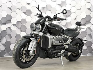 2021 Triumph Rocket 3, чёрный, 1699000 рублей, вид 2