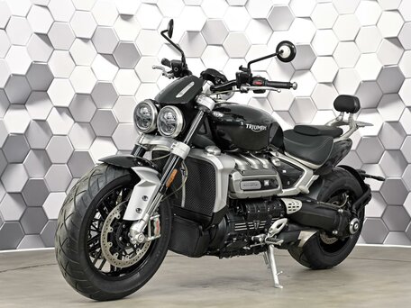 2021 Triumph Rocket 3, чёрный, 1699000 рублей, вид 2