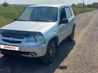 2009 Chevrolet Niva I Рестайлинг, серебристый, 430000 рублей, вид 1
