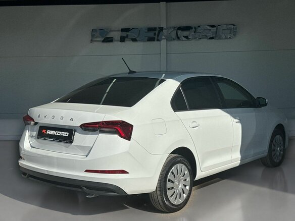 2021 Skoda Rapid II, белый, 1499000 рублей - вид 3
